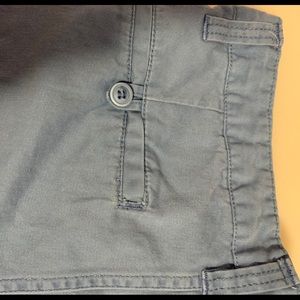 Men’s khaki shorts